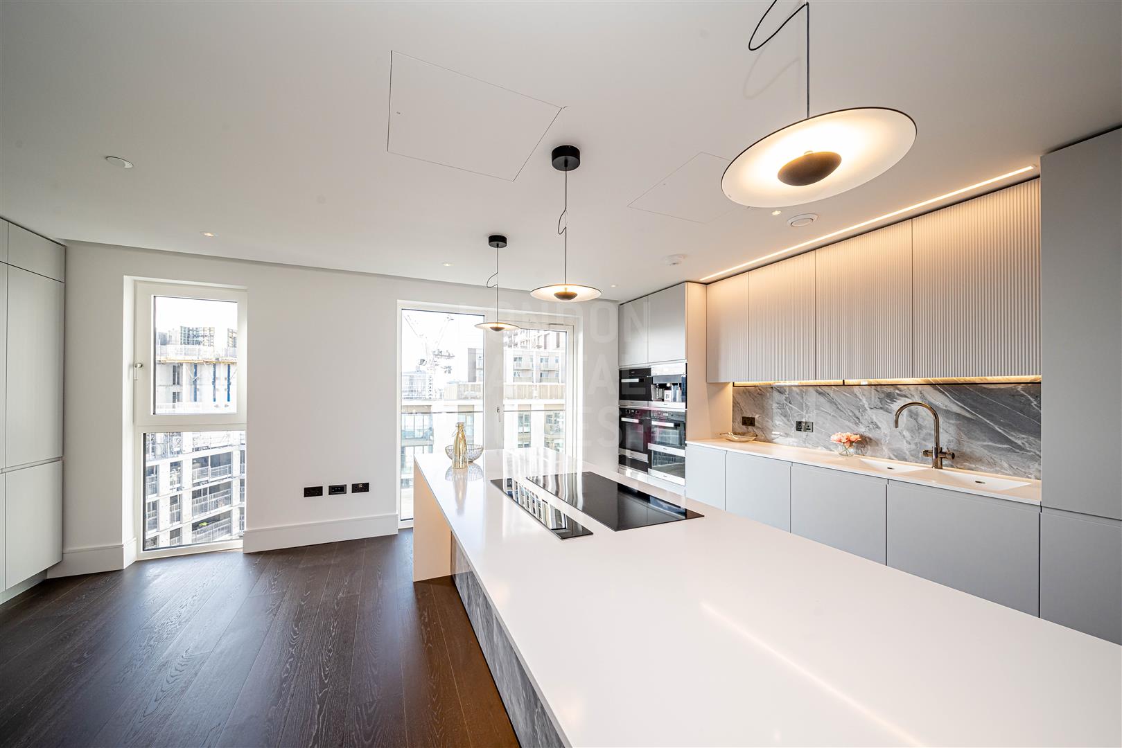Lincoln Apartments, Fountain Park Way, London